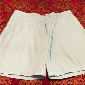 Size 36 Vinevard Vines Link Shorts